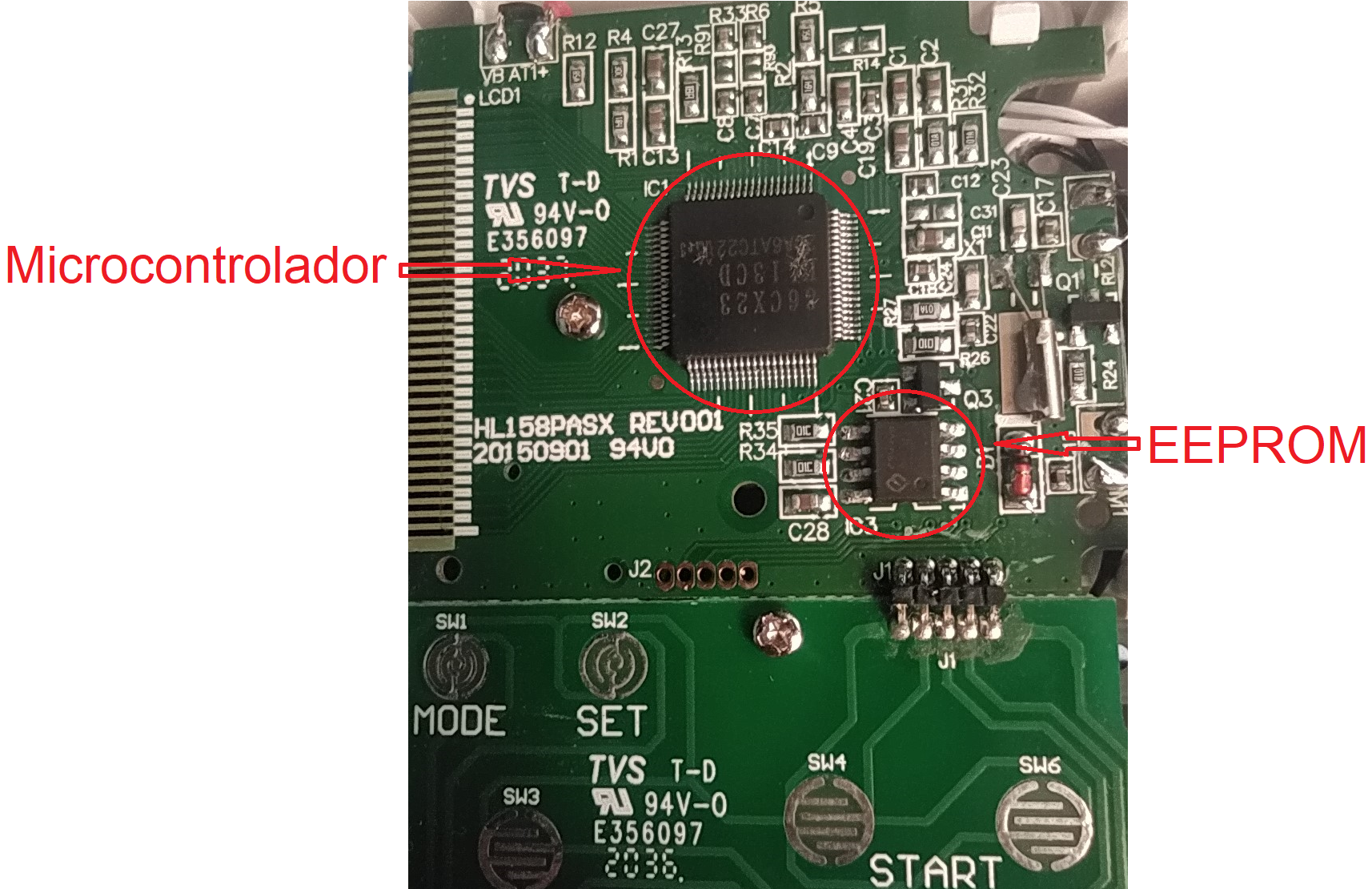 Placa do LP200 Premium com o microcontrolador e a EEPROM circulados