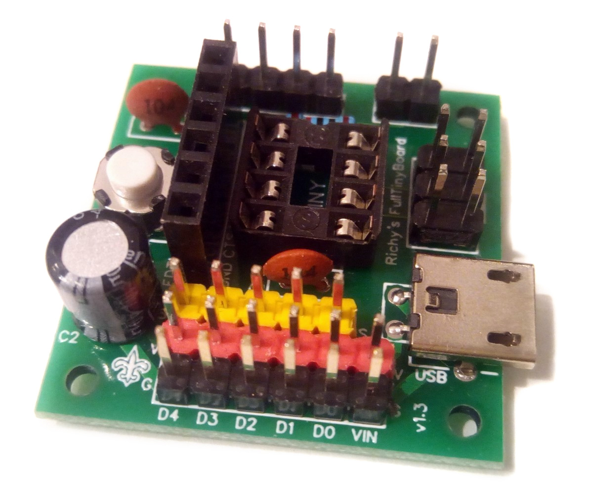 ATtiny85_DevBoard_DIP_pic1.jpg